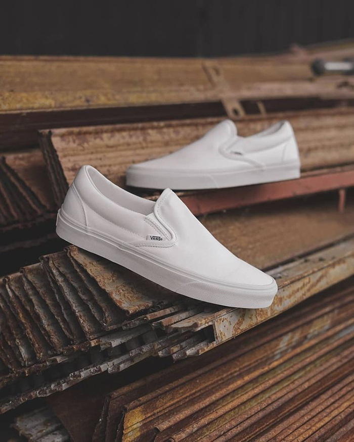 Sở hữu ngay một đôi Vans Slip-On All White cho ngày mới thêm “tươi”