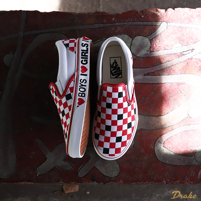 Mê mẩn trước những đôi giày Vans Slip-on Checkerboard đỏ nổi bật