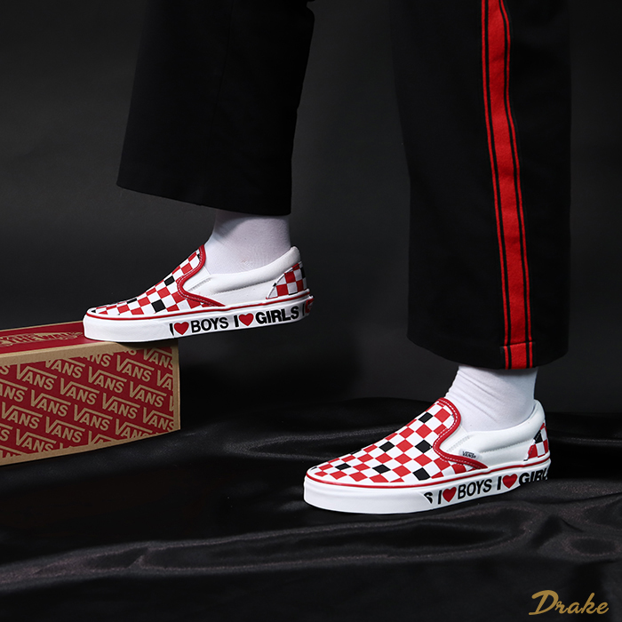 Mê mẩn trước những đôi giày Vans Slip-on Checkerboard đỏ nổi bật