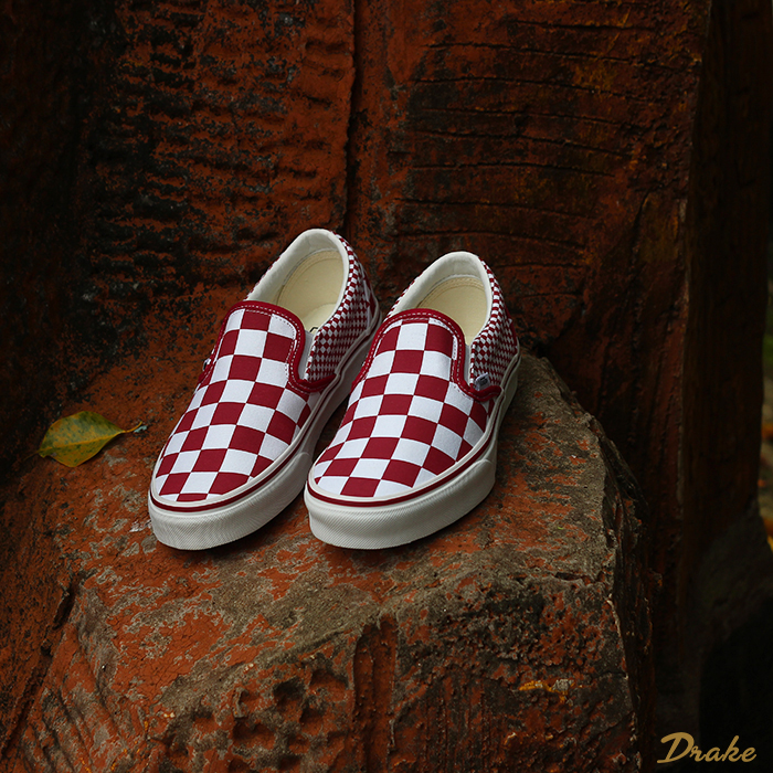 Mê mẩn trước những đôi giày Vans Slip-on Checkerboard đỏ nổi bật