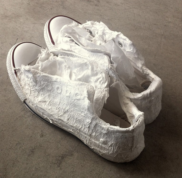 Cùng Drake chia sẻ kinh nghiệm xử lý giày Converse cũ cực hiệu quả 